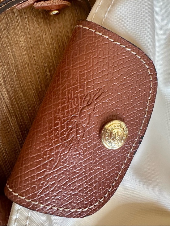 “Longchamp” Women’s Crossbody Bag in Cream and Brown - Classic Everyday Style - Picture 2 of 7